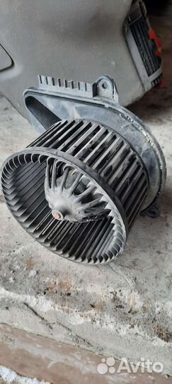 Моторчик печки Ауди А 6 1999 год