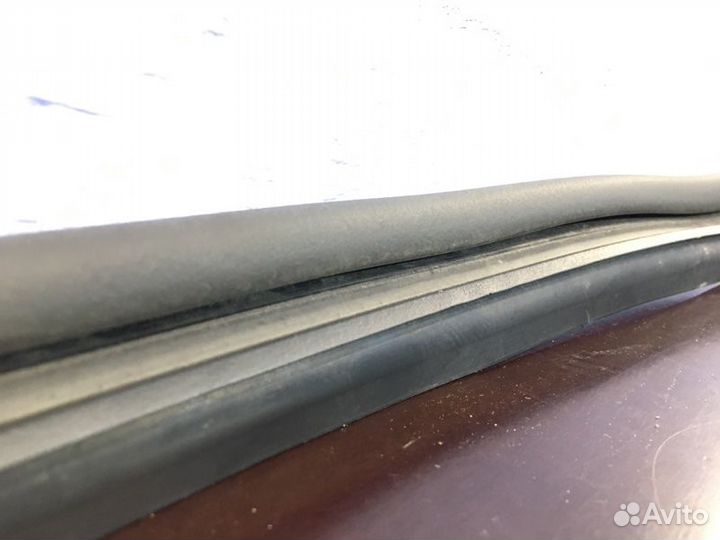 Уплотнитель крыши правый Renault Duster 2