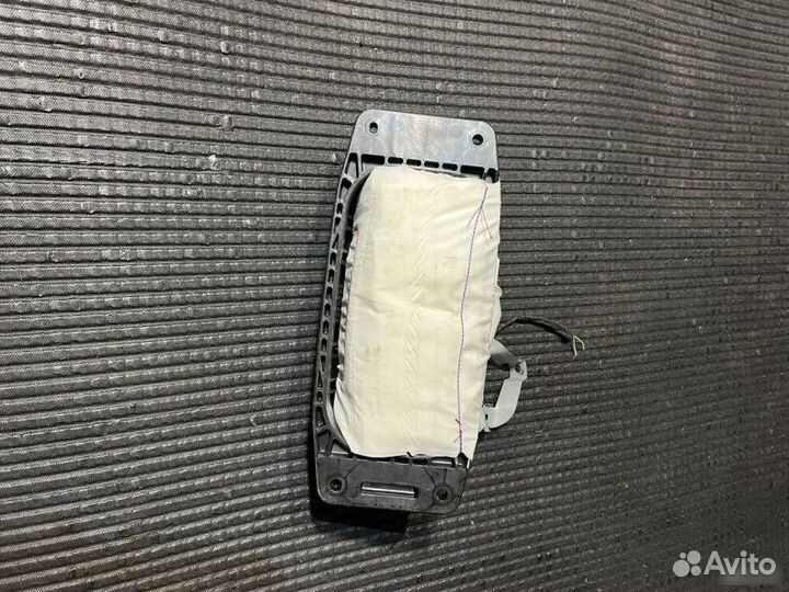 Подушка безопасности в торпедо Mercedes-Benz Glc