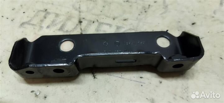 Кронштейн (сопут. товар) Audi Q7 2005