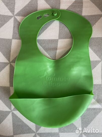 Слюнявчик силиконовый