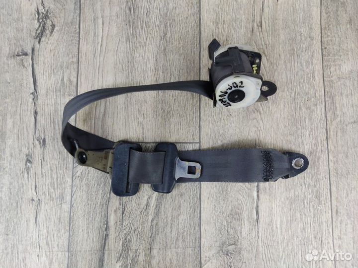 Ремень безопасности задний правый Carina E
