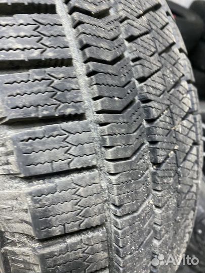 Bridgestone Blizzak Ice 225/60 R17