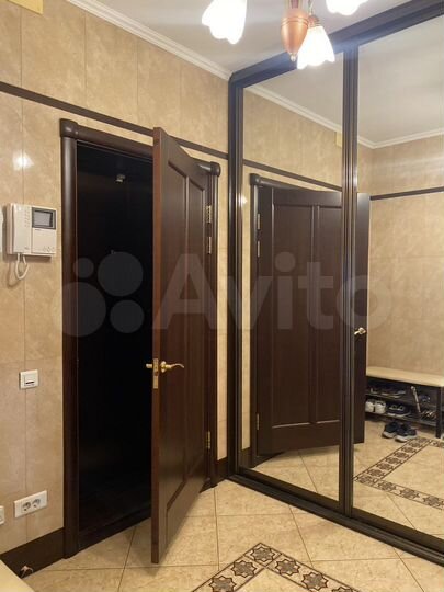 4-к. квартира, 160 м², 8/9 эт.