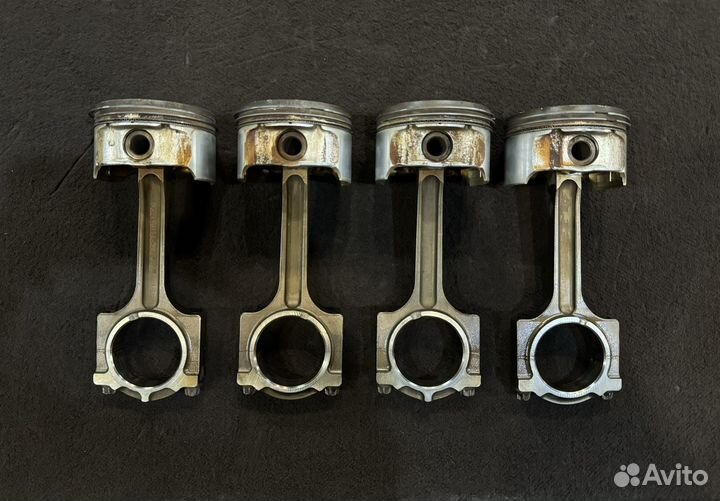 Поршень с шатуном Mazda 6 1.8 L8