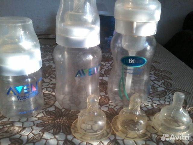 Стерилизатор, бутылочки, соски, ложка, расческа