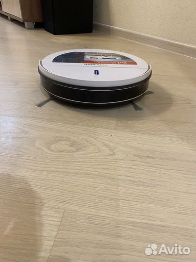 Робот пылесос Redmond rv r450
