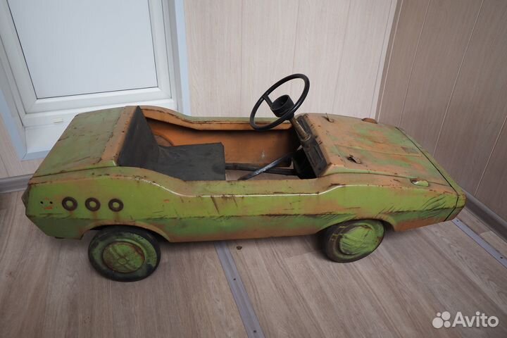 Педальная машина Радуга