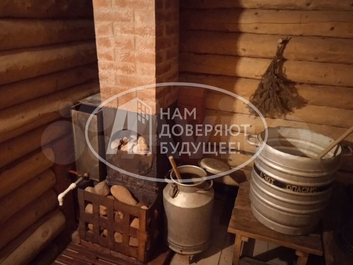 Дом 180 м² на участке 6 сот.