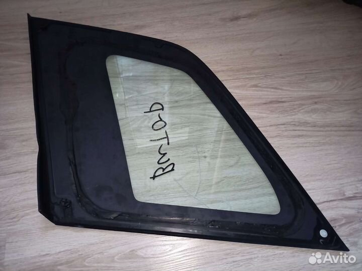 Стекло кузовное глухое правое Suzuki Grand Vitara
