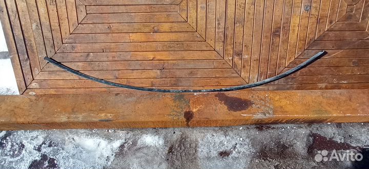 Нижний молдинг лобового стекла Шкода Суперб 1