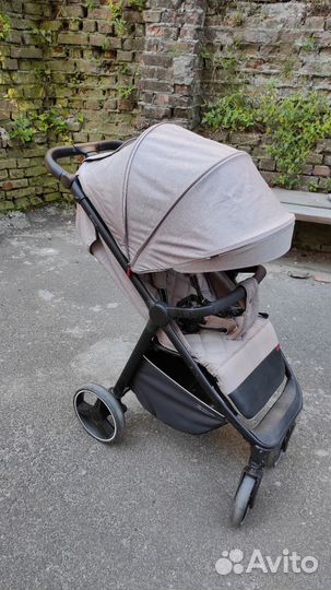 Коляска прогулочная Carrello Bravo