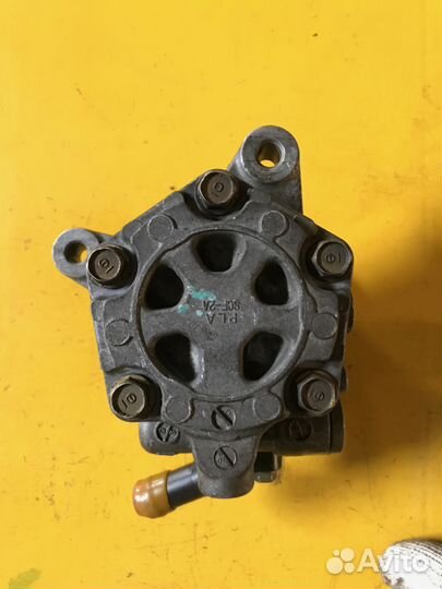 Насос гидроусилителя хонда D17A