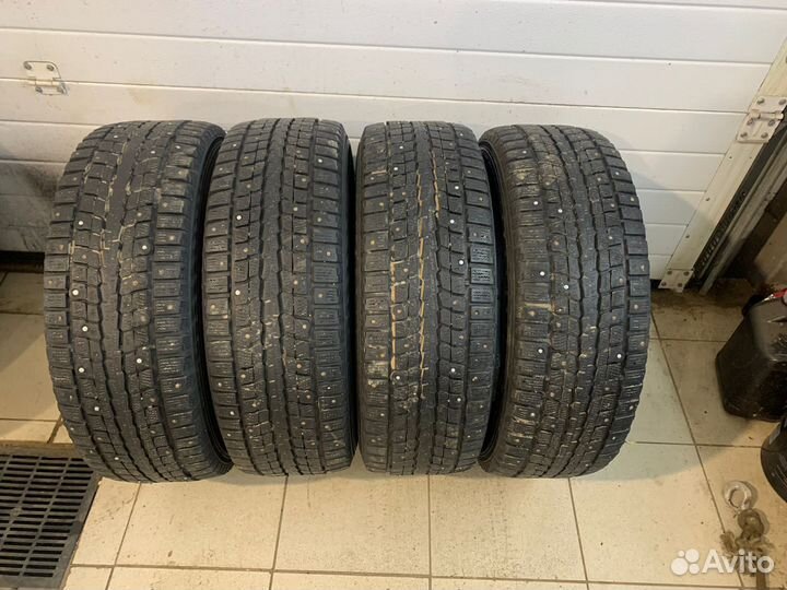 Dunlop SP Winter Ice 01 215/65 R16