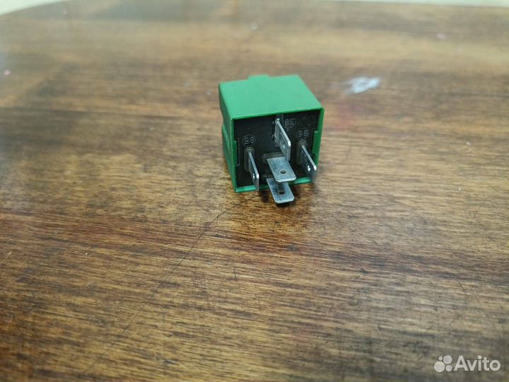 Реле Mercedes Vito 638 (ящик 04)