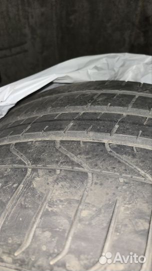 Pirelli P Zero 285/40 R21 и 315/35 R21 111Y