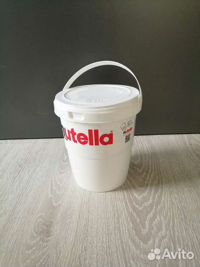 Ведро пластиковое с крышкой