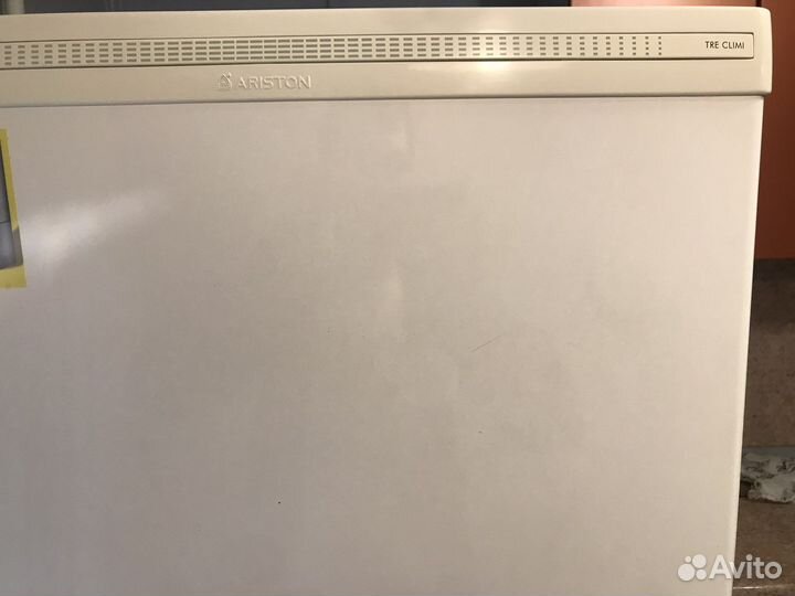 Холодильник Ariston TreClimi