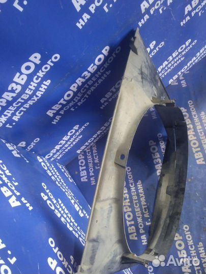 Диффузор радиатора Mitsubishi Pajero 3 внедорожник