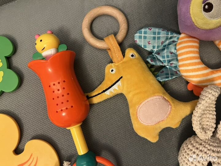 Детские игрушки/погремушки 0-3 мес