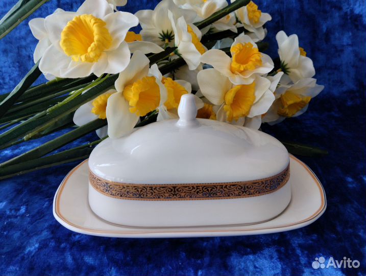 Фарфоровая маслёнка lenardi