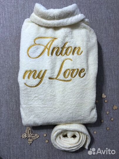 Махровый халат с вышивкой