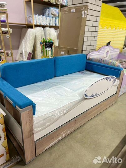 Детская подростковая кроватка от 2 лет