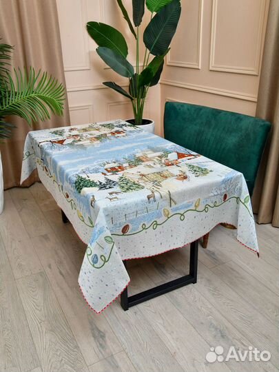 Скатерть гобеленовая