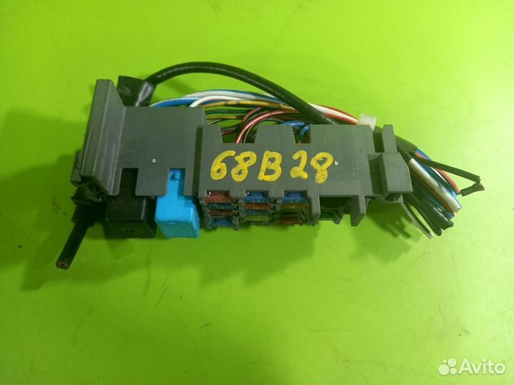 Блок предохранителей салонный для Mazda 6