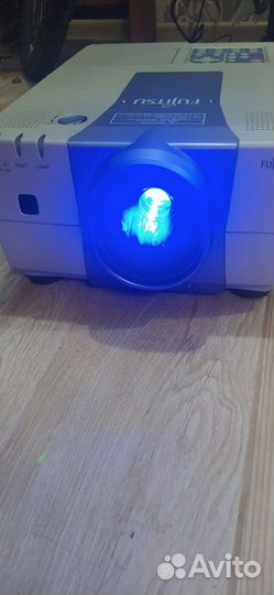 Проектор Fujitsu