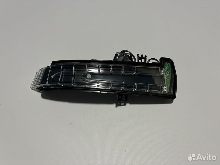 Правый повторитель бокового зеркала Mercedes новый