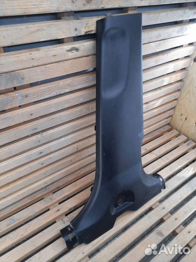 Обшивка центральной стойки правая нижняя SsangYong