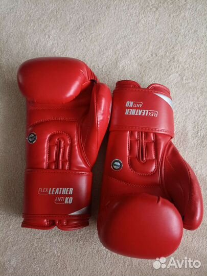 Боксерские перчатки