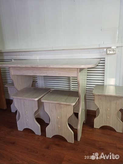 Кухонные гарнитуры