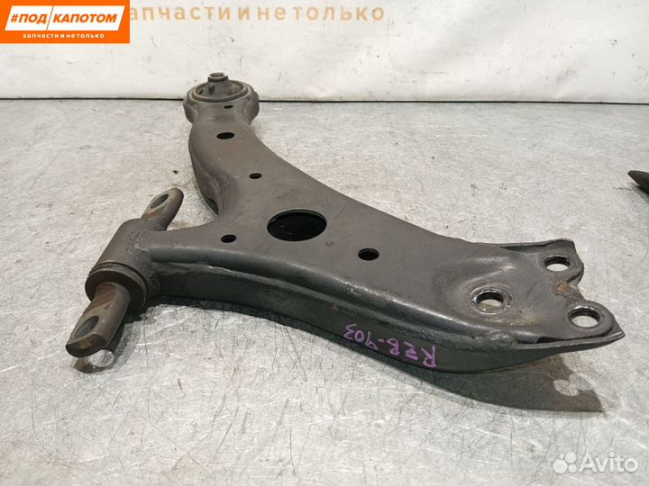 Рычаг передний правый нижний Toyota Camry XV40