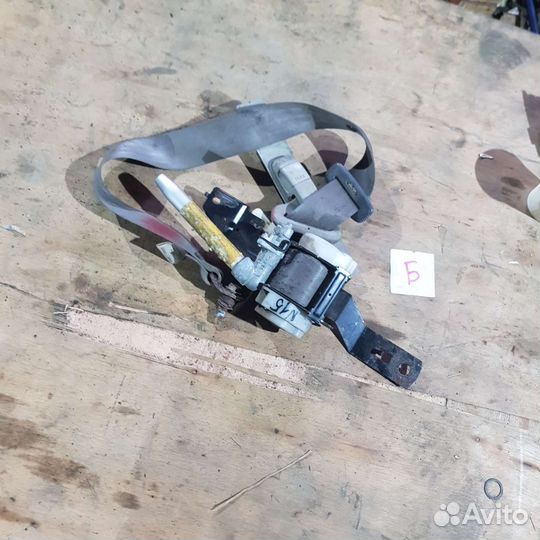 Передний ремень безопасности Nissan almera n15