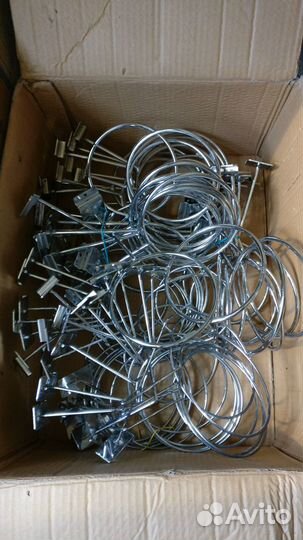 Продам крючки для эконом панелей