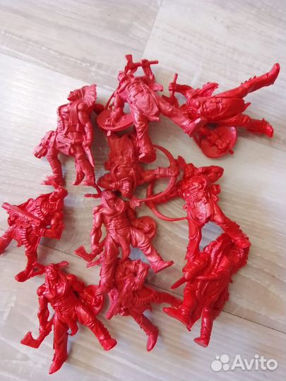 Наборы солдатиков для игры. Б/у