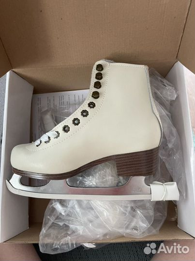 Коньки новые фигурные детские 33-34, Россия