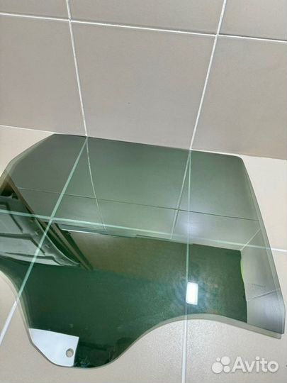 Стекло заднее правое Renault Duster 2 2021