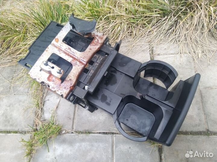 Подстаканник Nissan X-Trail T31 2.0 2008