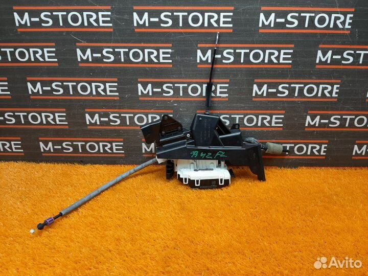 Замок двери передний левый Mercedes-Benz C-Class