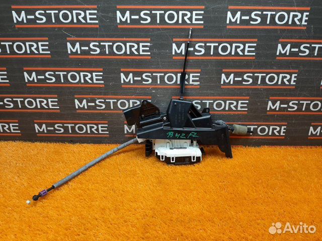 Замок двери передний левый Mercedes-Benz C-Class