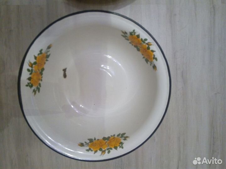 Эмалированные тазики,нов,разного объема,цвет.ссср