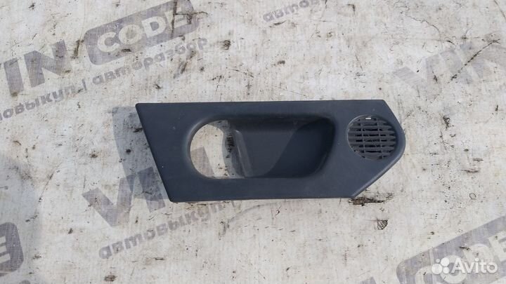 Накладка передней левой ручки Opel Meriva A