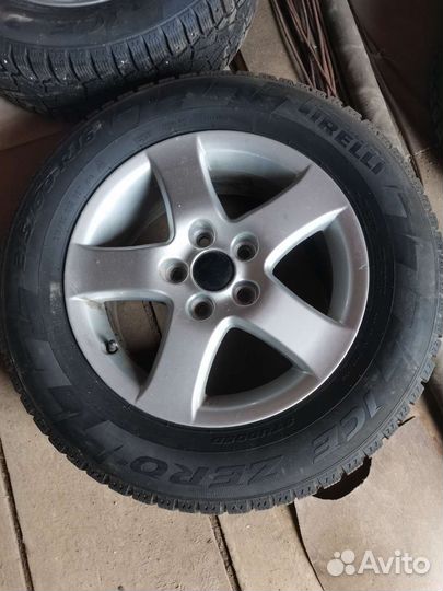 Pirelli Ice Zero 215/60 R16 99T