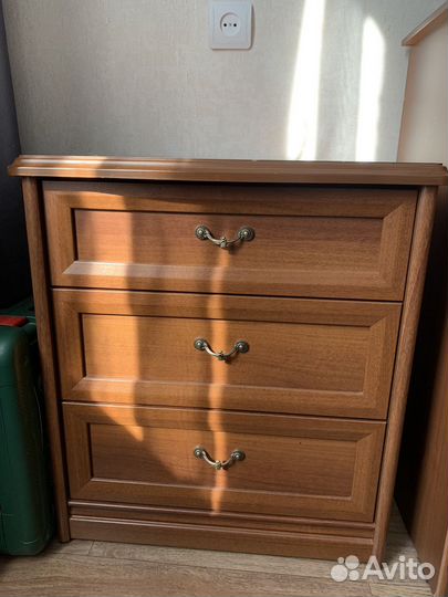 Тумба прикроватная