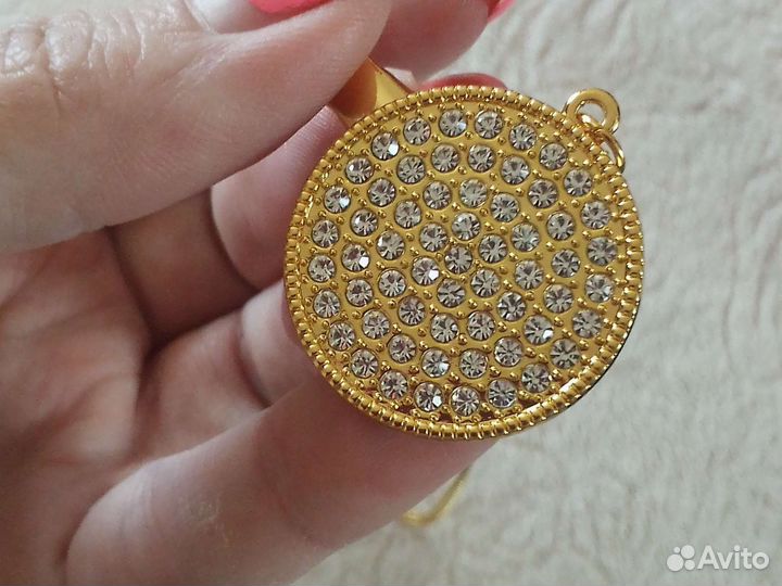 Соска и прищепка новые