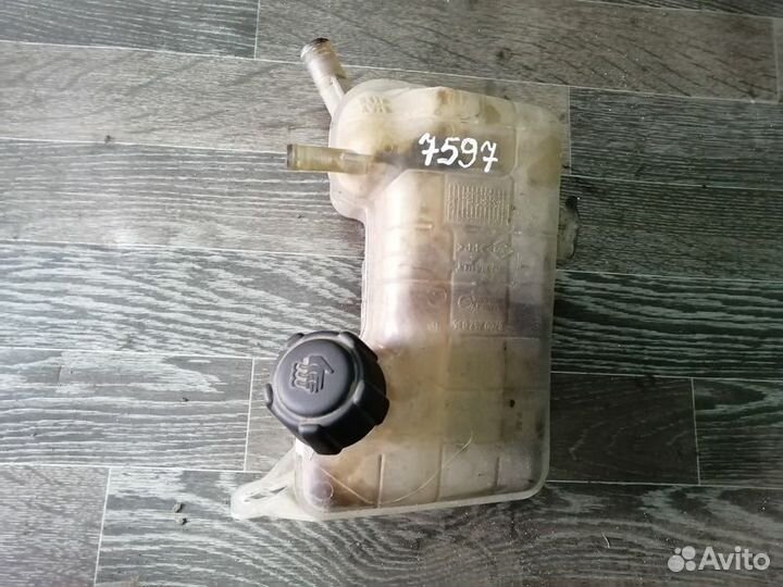 Бачок расширительный Рено Меган 2