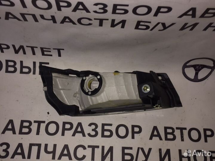 Фара противотуманная левая Lexus Lx470 1999-2007